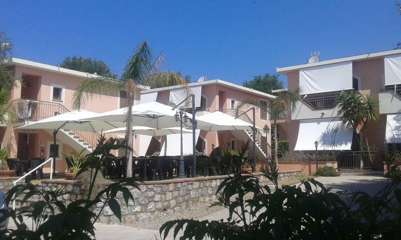 Hotel San Domenico マリーナ・ディ・カメロータ エクステリア 写真